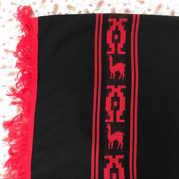 Vintage boho South American poncho - Picture 6 of 8